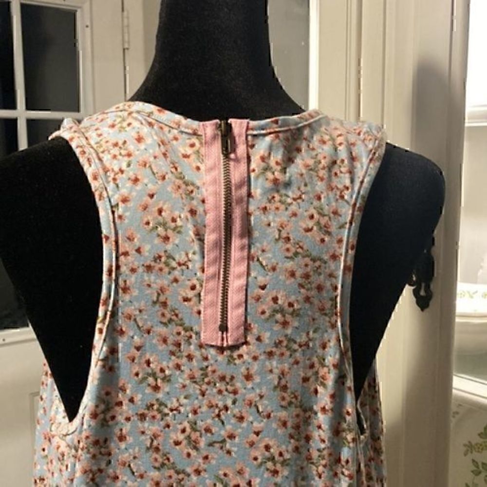 P.S Kate large tank    A - Picture 3 of 8